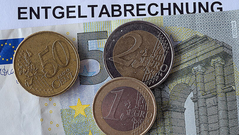 Das Pro-Kopf-Einkommen stieg so stark wie seit sechs Jahren nicht mehr. Mit dem Anstieg wurde auch mehr konsumiert. Das Pro-Kopf-Einkommen stieg so stark wie seit sechs Jahren nicht mehr. Mit dem Anstieg wurde auch mehr konsumiert.