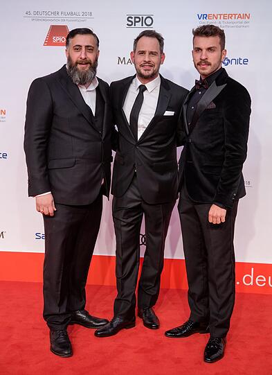 Die Schauspieler Kida Ramadan (l-r), Moritz Bleibtreu und Edin Hasanovic