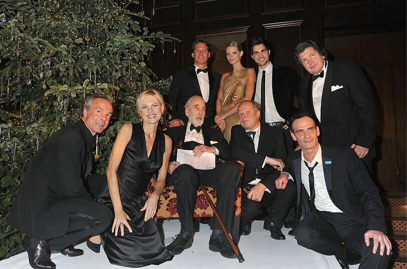 Zu der Unicef-Gala unter dem Motto "Märchenstunde - Prominente lesen für UNICEF" kamen viele Prominte, darunter Schauspieler Hannes Jaenicke (unten l-r) und die Moderatorin Nina Ruge.