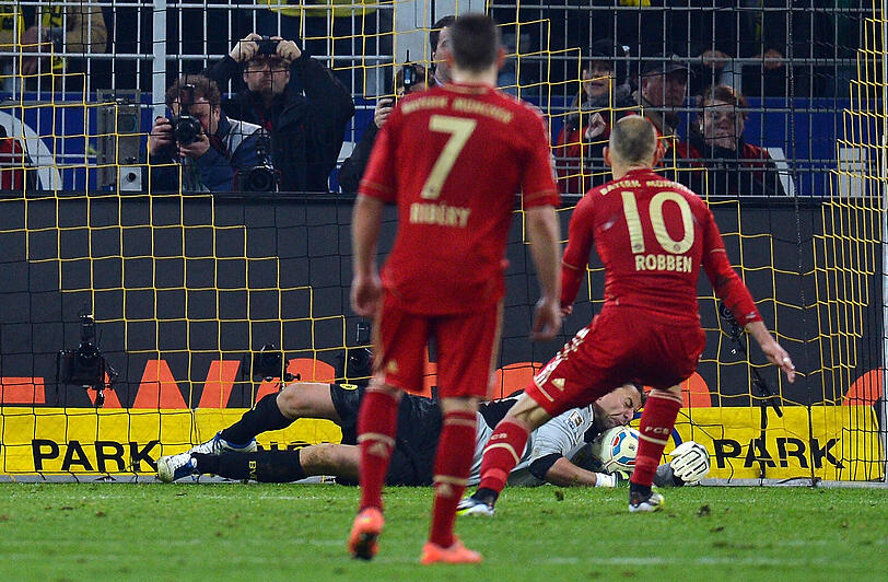 Es war das mit Spannung erwartete Gigantenduell, das vorgezogene Finale der Bundesliga - Dortmund gegen Bayern: die Bilder vom Spiel.