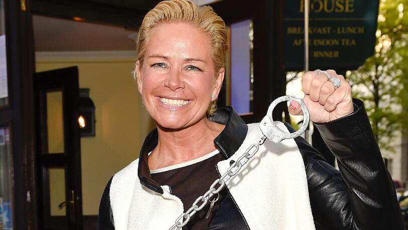 Claudia Effenberg steht auf richtige Kerle: "Ein Toy-Boy kommt mir nicht ins Haus". Claudia Effenberg steht auf richtige Kerle: "Ein Toy-Boy kommt mir nicht ins Haus".