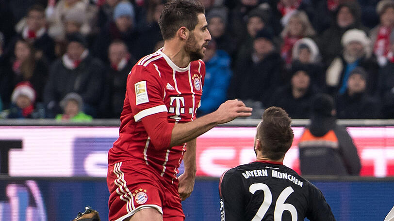 JAVI MARTINEZ - NOTE 3. Immer wieder mit wichtigen Balleroberungen (z.B.: 11.). Stabilisierte die Bayern-Defensive als Sechser. Nach knapp einer Stunde nahm ihn Heynckes trotzdem runter und brachte den offensiver ausgerichteten Tolisso.