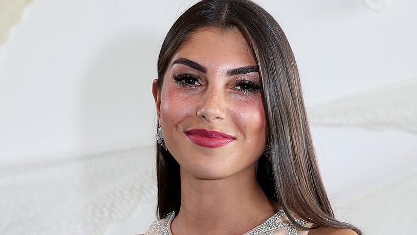 Yeliz Koc kassiert einen Strafzettel und eine Vorladung, weil sie zu schnell mit dem Auto gefahren sein soll. Die Ex-Bachelor-Kandidatin hat allerdings keinen Führerschein.