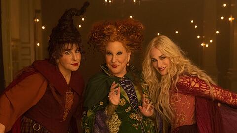 Kathy Najimy, Bette Midler und Sarah Jessica Parker (v.l.) in "Hocus Pocus 2".