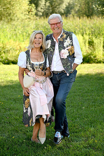 Im trachtigen Partnerlook: Marianne und Michael Hartl Im trachtigen Partnerlook: Marianne und Michael Hartl