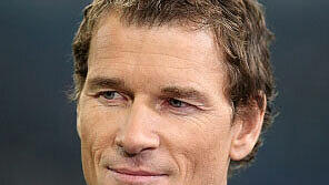 Ex-Nationaltorwart Jens Lehmann glaubt, dass die Bayern-Bosse nach der ersten Pleite ruhig bleiben werden. Ex-Nationaltorwart Jens Lehmann glaubt, dass die Bayern-Bosse nach der ersten Pleite ruhig bleiben werden.