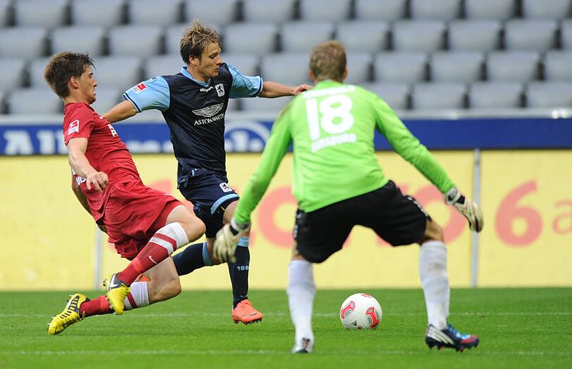 Zu Hause ging es gut weiter: 1:0 Lauth (2.), 2:0 Lauth (57.), 3:0 Stoppelkamp (85.). Duisburg wurde glatt mit 3:0 besiegt.