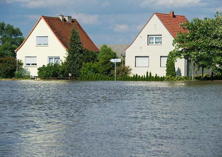 Aktuelle Flutbilder: Vor allem in Norddeutschland bleibt die Lage angespannt.