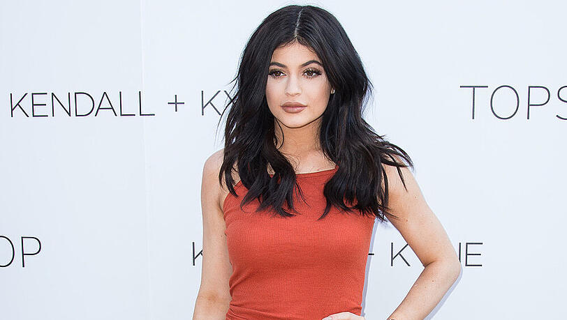 Kylie Jenner in kräftigem Orange Kylie Jenner in kräftigem Orange