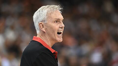 Bundestrainer Gordon Herbert coacht das Team.