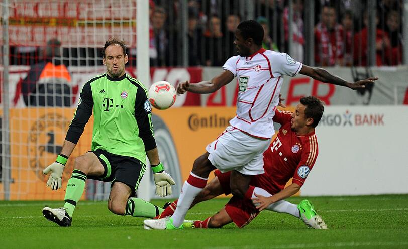 TOM STARKE NOTE 3: Pflichtspieldebüt für den Keeper. Machte sich lang bei Idrissous Schuss (16.). Guter Mitspieler bei Rückpässen. Hat sich empfohlen für weitere Pokaleinsätze.