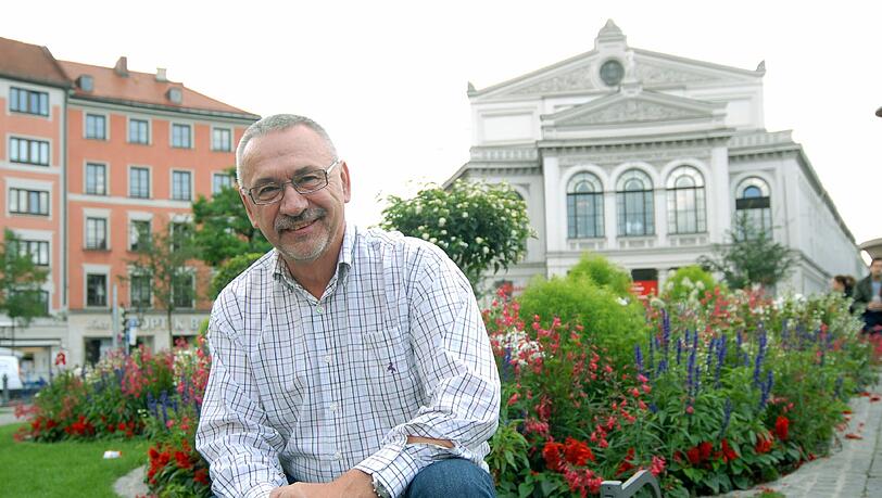 Alexander Miklosy von der Rosa Liste ist alter und neuer BA-Chef im Bezirk Ludwigsvorstadt-Isarvorstadt. Alexander Miklosy von der Rosa Liste ist alter und neuer BA-Chef im Bezirk Ludwigsvorstadt-Isarvorstadt.
