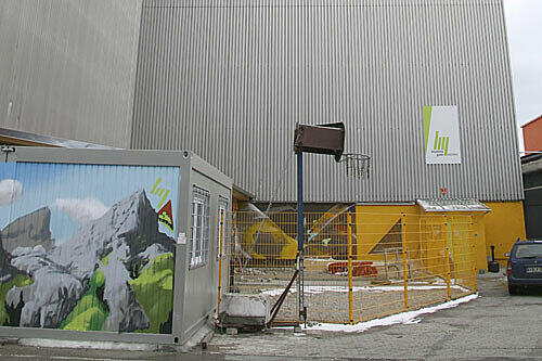 Eingang zu "Heavans Gate", Münchens höchster Kletterhalle