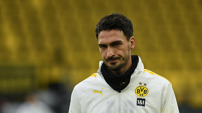 Mats Hummels spricht nicht über sein Privatleben, dafür gleich drei daran beteiligte schöne Frauen.