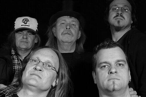 Origineller Hardrock aus Nürnberg: Die fünf Musiker von &bdquo;Frantic Franklin&ldquo;.