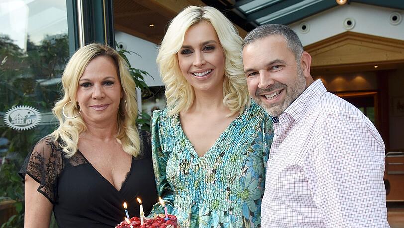 Verena Kerth und Pedro da Silva mit Birgit Fischer-Höpner. Verena Kerth und Pedro da Silva mit Birgit Fischer-Höpner.