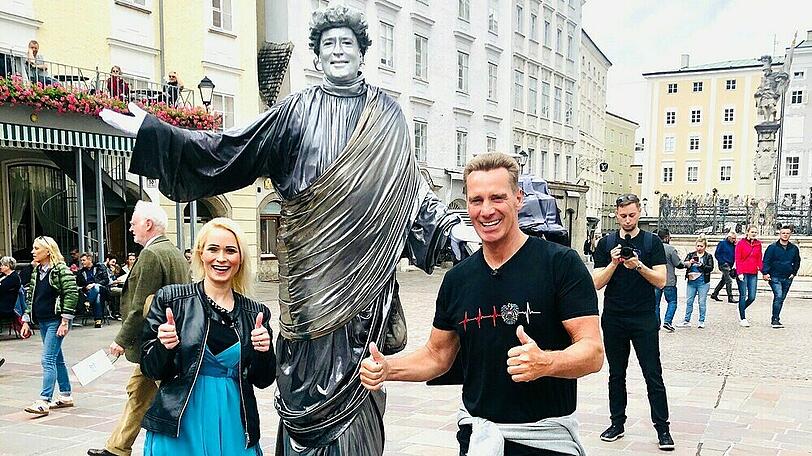 Jürgen Milski mit seiner ersten Kundin