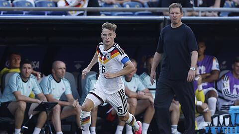 Kapit&auml;n Joshua Kimmich und Bundestrainer Julian Nagelsmann m&ouml;chten trotz WM-Aus weitermachen.