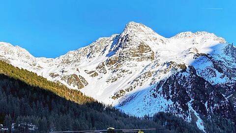 Die Bergrettung ist am Ortler im Einsatz, dem höchsten Berg in der norditalienischen Provinz Südtirol.