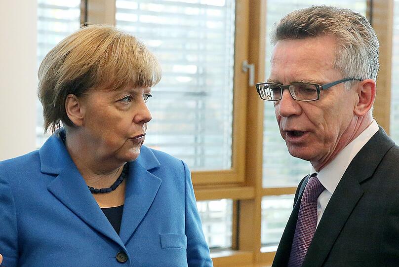 Bundeskanzlerin Angela Merkel unterstützt die Wiedereinführung des Dublin-Verfahrens ihres Innenministers Thomas de Maiziere.