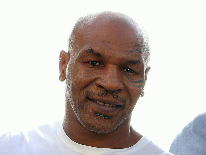 Mike Tyson performt mit Madonna - auch dank Mussolini...