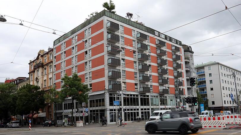 ... steht heute ein Eckhaus, in dem sich ein italienisches Restaurant befindet.