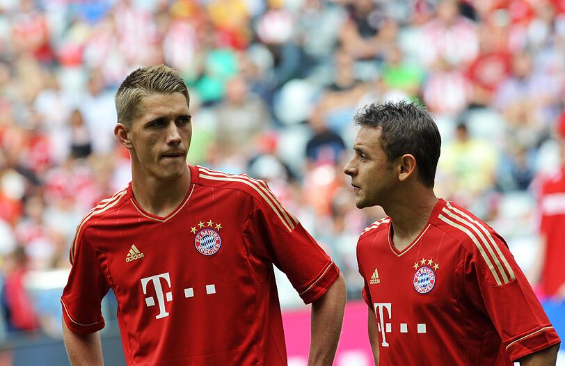 Zwei Neuzugänge: Nils Petersen (l) unterhält sich mit Rafinha.