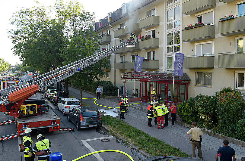Beim Brand wurde niemand verletzt, der Schaden in der Wohnung beläuft sich auf rund 75.000 Euro.