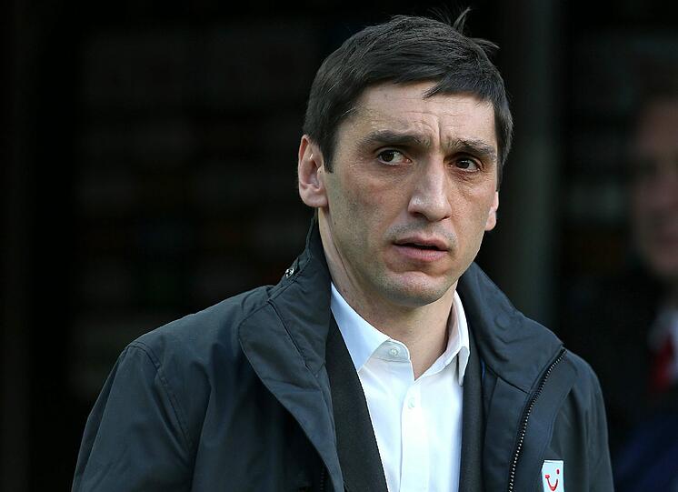 Will eine der wenigen sich bietenden Torchancen gegen die Bayern nutzen: 96-Coach Tayfun Korkut.