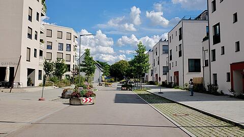 Wie kommen die Sommerstraßen (im Bild die Margarete-Schütte-Lihotzky-Straße) bei den Münchnern an? Eine Umfrage soll dies klären.