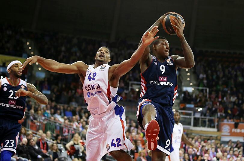 Bayern-Star Deon Thompson (r.) beim Hinspiel in der Euro-League gegen ZSKA Moskau.
