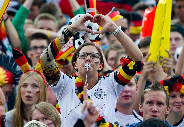 Public Viewing bei Deutschland gegen die USA. Die Bilder von der Berliner Fanmeile.