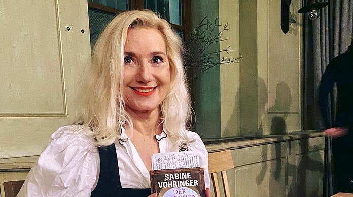 Sabine Vöhringer bei ihrer kulinarischen Krimi-Lesung im Platzl-Hotel.