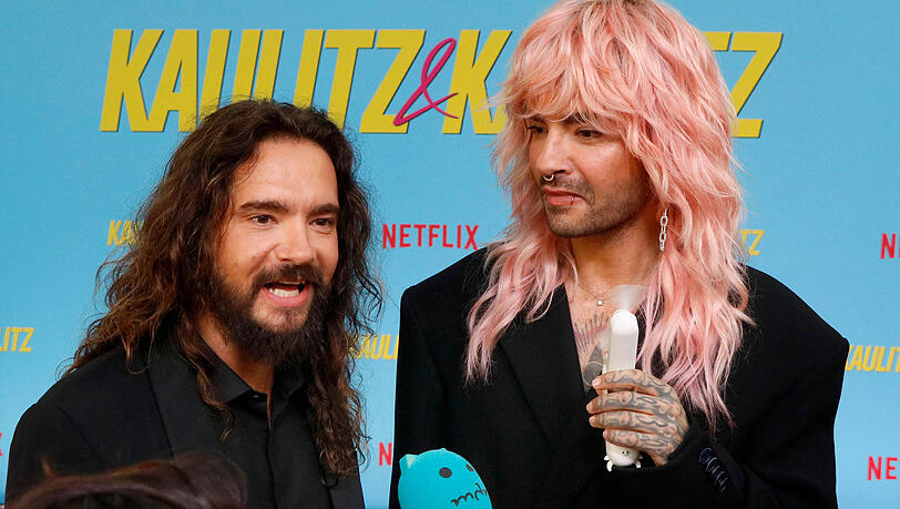 Bill Kaulitz (r.) kassiert einen Vorwurf von seinem Zwillingsbruder Tom (l.). Was hat das mit Marc Eggers zu tun?