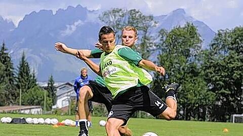 Maßgeblich am aktuellen Höhenflug der SpVgg beteiligt: Bernd Nehrig und Edgar Prib (vorne).