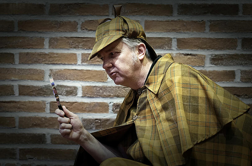 Peter Brümmer als Sherlock Helmlock III. von Ziegelstein.
