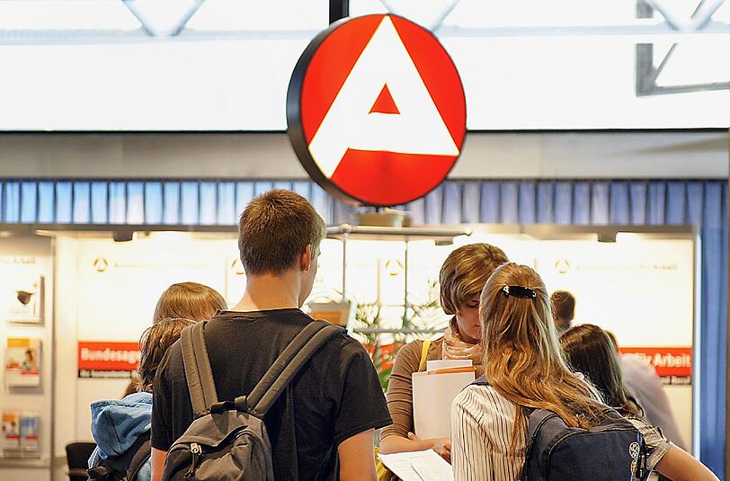 Es gibt viele freie Stellen in Deutschland. Allein öffentliche Verwaltungen suchten derzeit 10 600 Mitarbeiter - ein Zuwachs von knapp 75 Prozent. Foto: Dominique Leppin