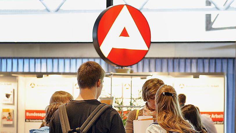 Es gibt viele freie Stellen in Deutschland. Allein öffentliche Verwaltungen suchten derzeit 10 600 Mitarbeiter - ein Zuwachs von knapp 75 Prozent. Foto: Dominique Leppin Es gibt viele freie Stellen in Deutschland. Allein öffentliche Verwaltungen suchten derzeit 10 600 Mitarbeiter - ein Zuwachs von knapp 75 Prozent. Foto: Dominique Leppin