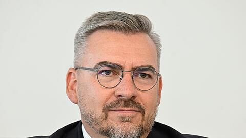 Der Chef des Branchenverbandes BVTE, Jan Mücke, warnt vor deutlich höheren Tabaksteuern.