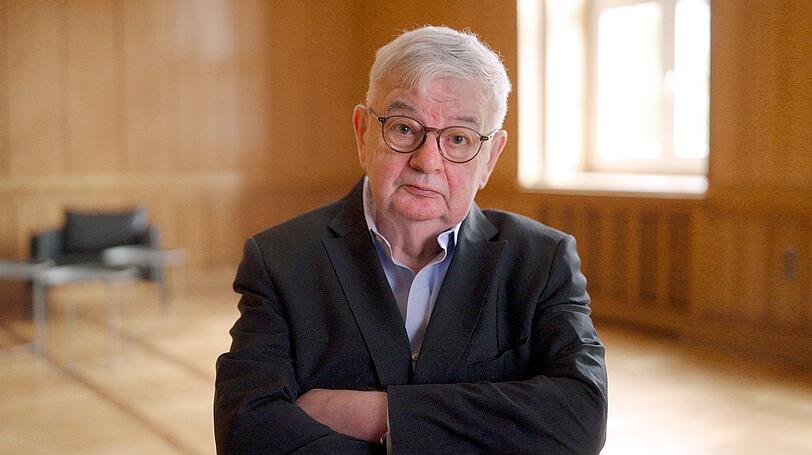 Joschka Fischer war 2001 deutscher Au&szlig;enminister. Im Interview erinnert er sich daran, wie man in deutschen Regierungskreisen &uuml;ber die Krise des 9. September 2001 dachte.