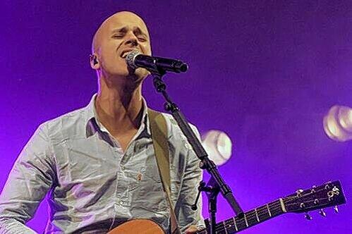Lieferte einen dezenten Spätsommernachts-Soundtrack: Milow im Serenadenhof.