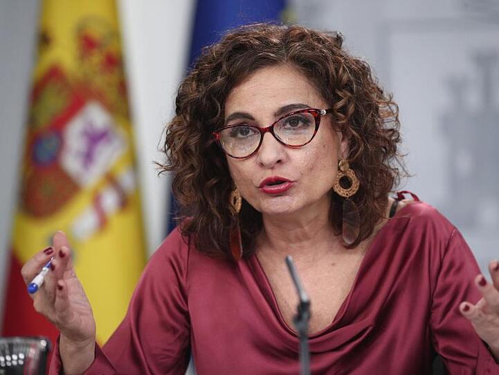 Spaniens Finanzministerin, Maria Jesus Montero. Die linke Regierungskoalition hat in Madrid die Einführung einer nationalen Digitalsteuer beschlossen.