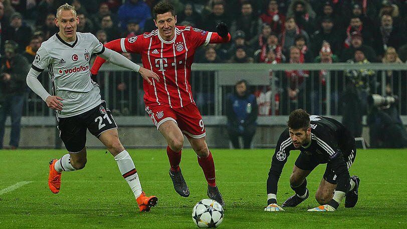 Robert Lewandowski: Note 1. Vida konnte ihn nur mit einem Foul stoppen, das gab Rot (16.). Sein Freistoß klatschte an den Pfosten (50.). Mit viel Übersicht vor Comans 2:0. Traf per Abstauber zum 4:0 (79.) und kurz vor Schluss zum 5:0.