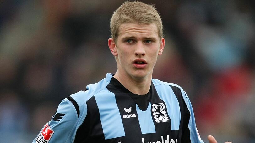 Lars Bender (30), 2002-2009: Der gebürtige Rosenheimer durchlief gemeinsam mit seinem Zwillingsbruder Sven sämtliche Jugendteams des TSV, ehe beide 2006 ihr Profi-Debüt bei den Löwen feierten. Im Sommer 2009 wechselte Lars Bender zu Bayer Leverkusen. Seit vier Jahren ist er Mannschaftskapitän bei der Werkself.