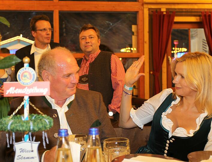 High Five: Uli Hoeneß und Veronica Ferres