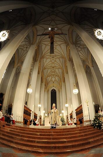 Erzbischof Reinhard Marx zelebriert am 24. Dezember 2015 im Dom.
