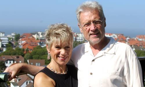 Robert Atzorn und seine Frau Angelika sind seit mehr als 30 Jahren verheiratet. Vor zwei Jahren haben sie ihr Eheversprechen erneuert.