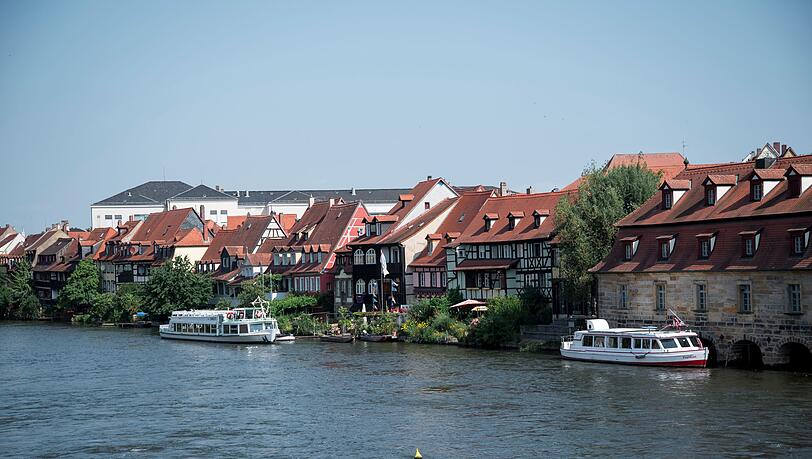 Aufgrund der niedrigen Wasserstände darf im Landkreis Bamberg derzeit kein Wasser mehr aus Flüssen entnommen werden. (Archivbild)