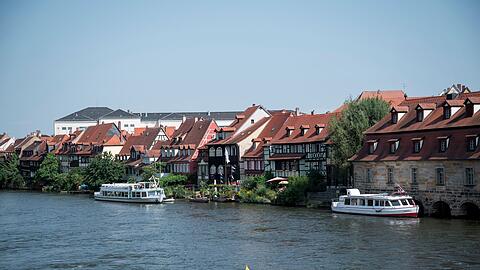 Aufgrund der niedrigen Wasserstände darf im Landkreis Bamberg derzeit kein Wasser mehr aus Flüssen entnommen werden. (Archivbild)