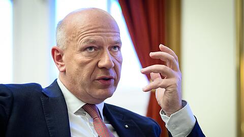 Berlins Regierender B&uuml;rgermeister Kai Wegner (CDU) sagt Silvester-Chaoten den Kampf an. (Archivbild)